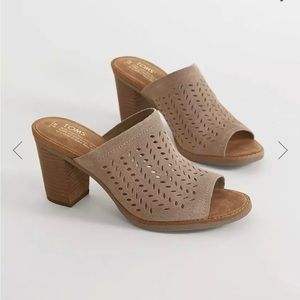 Toms Majorca Mule Desert Taupe Suede Perforated Leaf Size 8